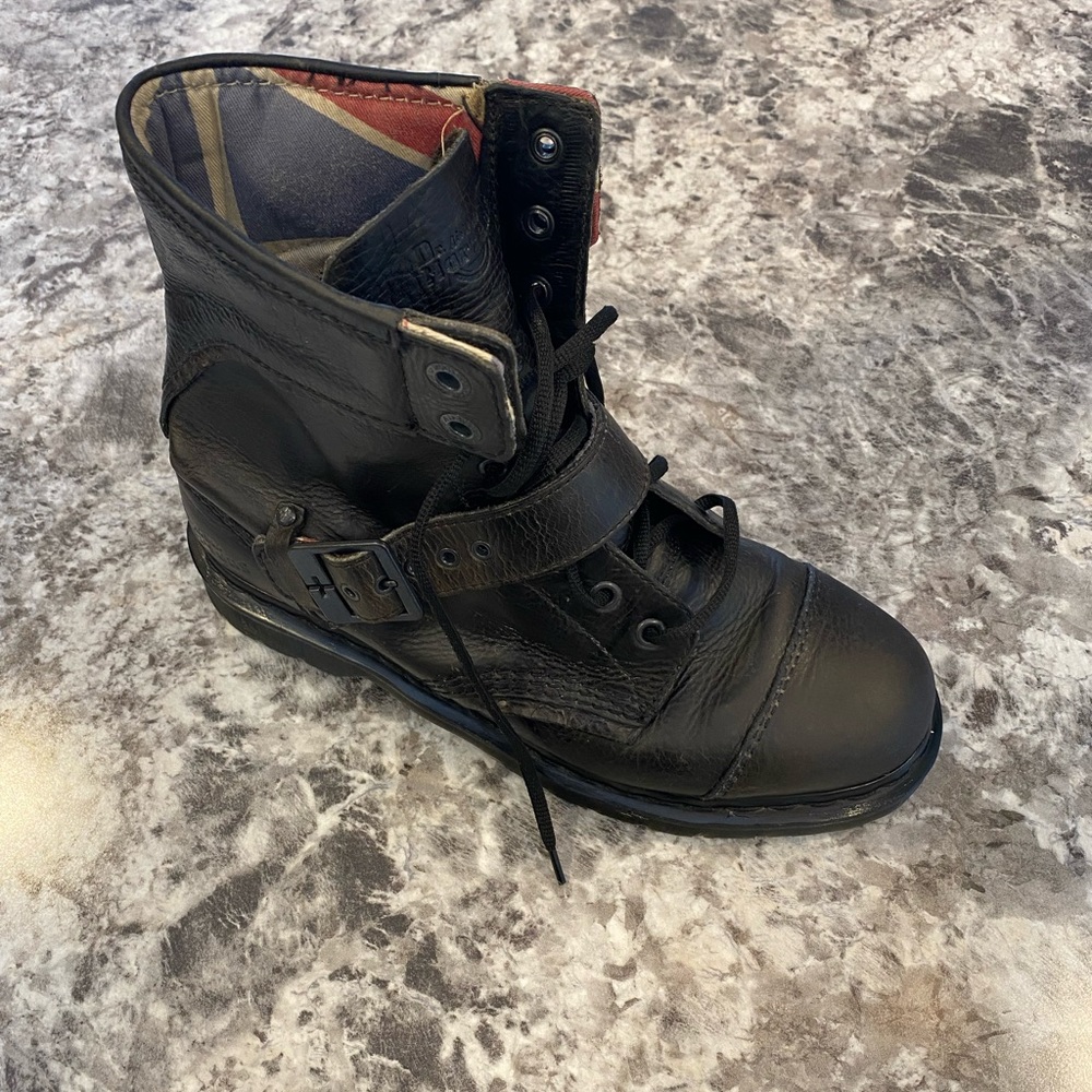 Like new mens vintage Dr Martin Triumph British flag boot US size 11 🔥 Rare 🔥
